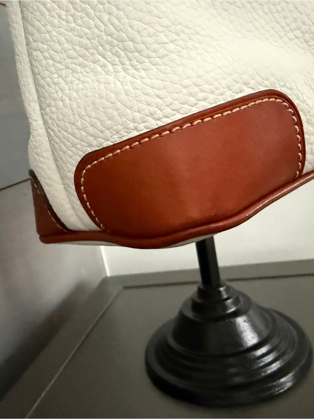 Dooney & Bourke Pebble Grain Hobo - Picture 3 of 16
